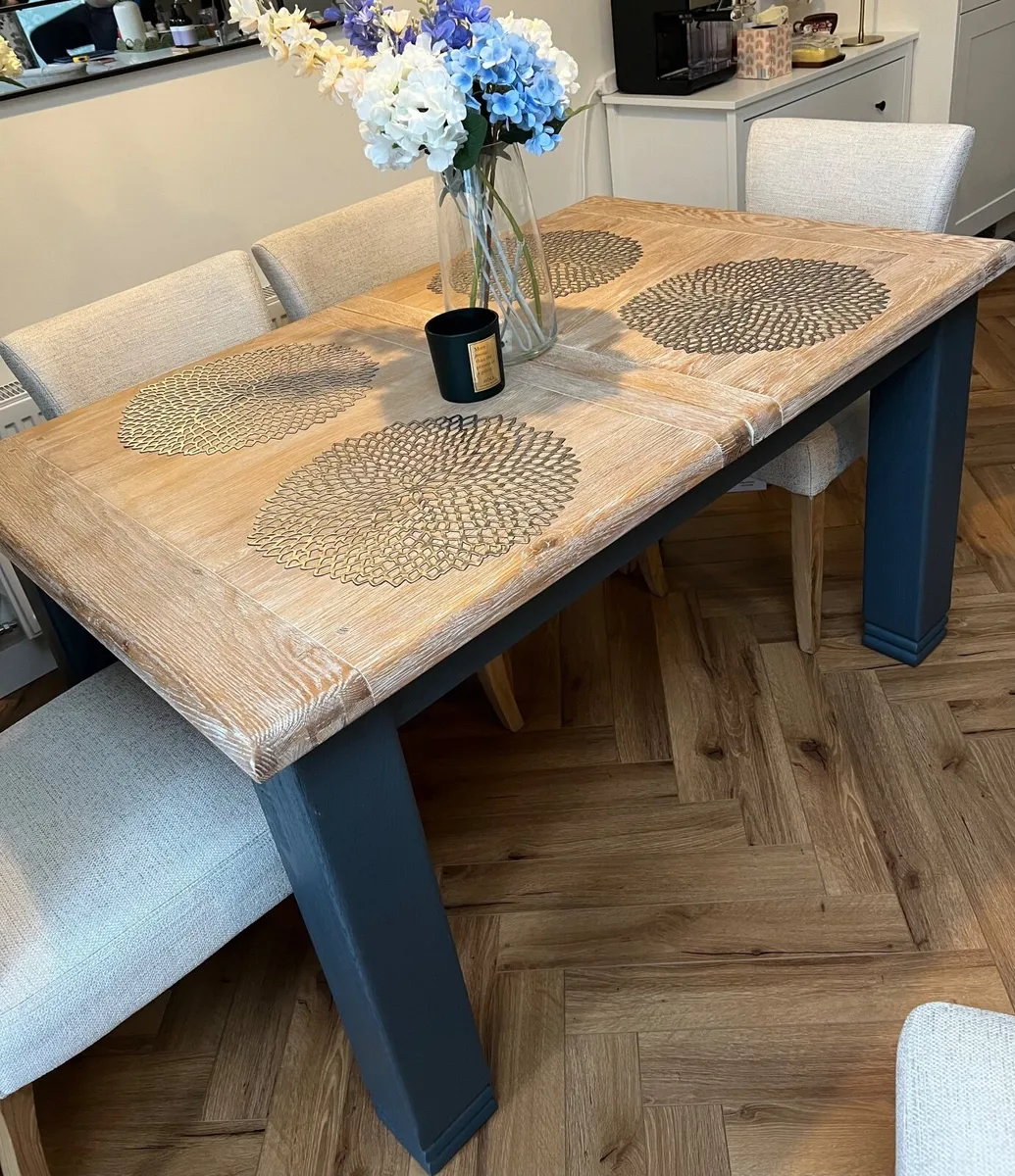 6 seater dining Table - Image 4