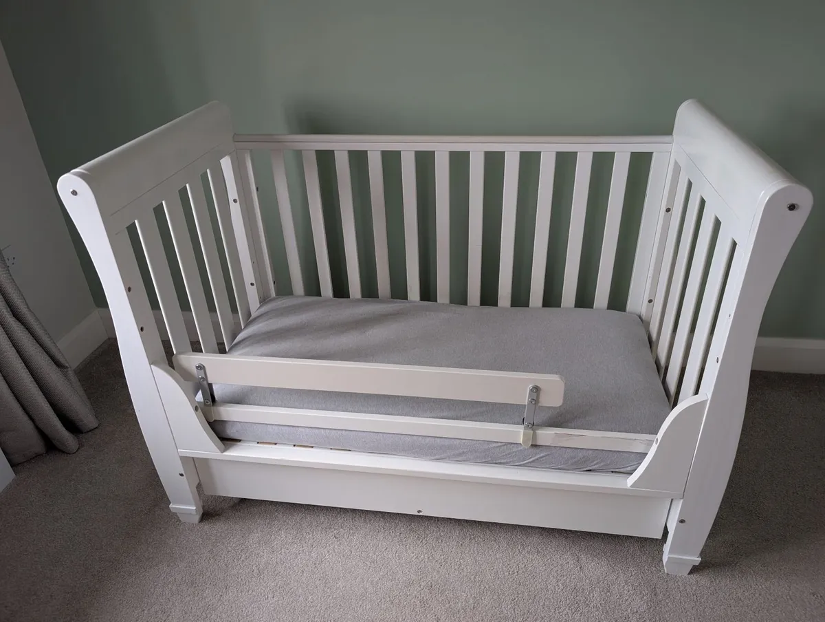Babymore Eva Sleigh Cot Bed - Image 3