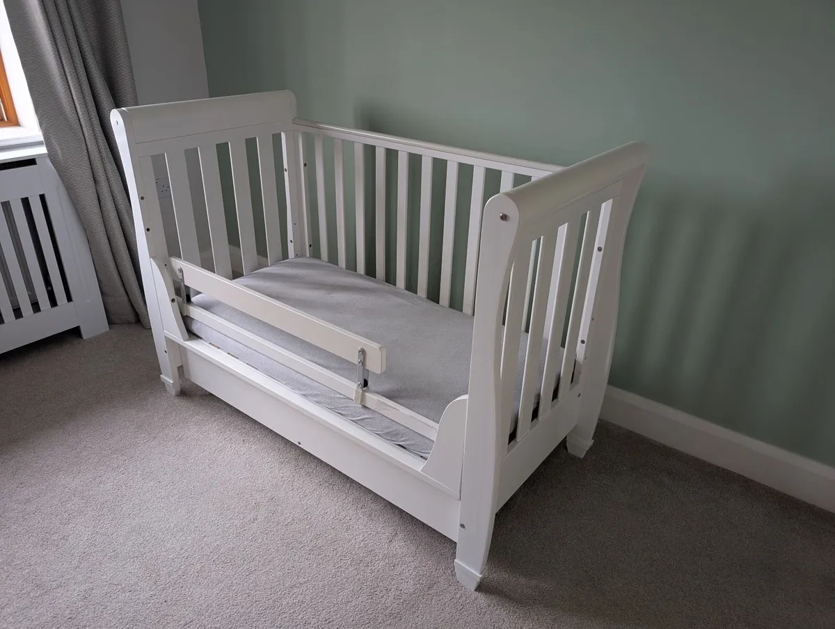 Babymore Eva Sleigh Cot Bed - Image 2