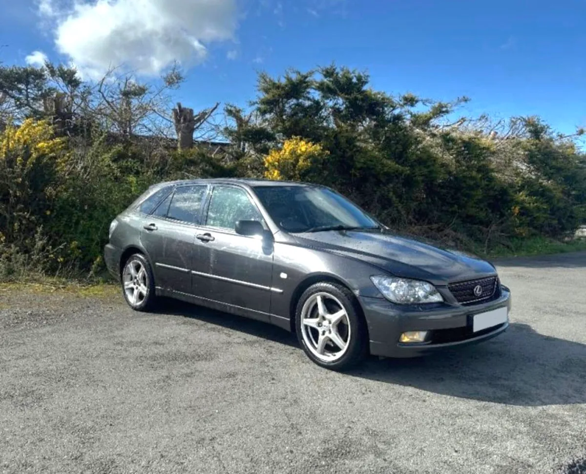 Lexus is300 BREAKING PARTS SPARES ONLY - Image 1