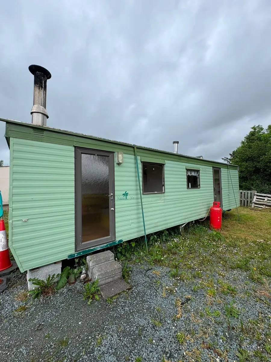 Mobile home for sale - Image 1