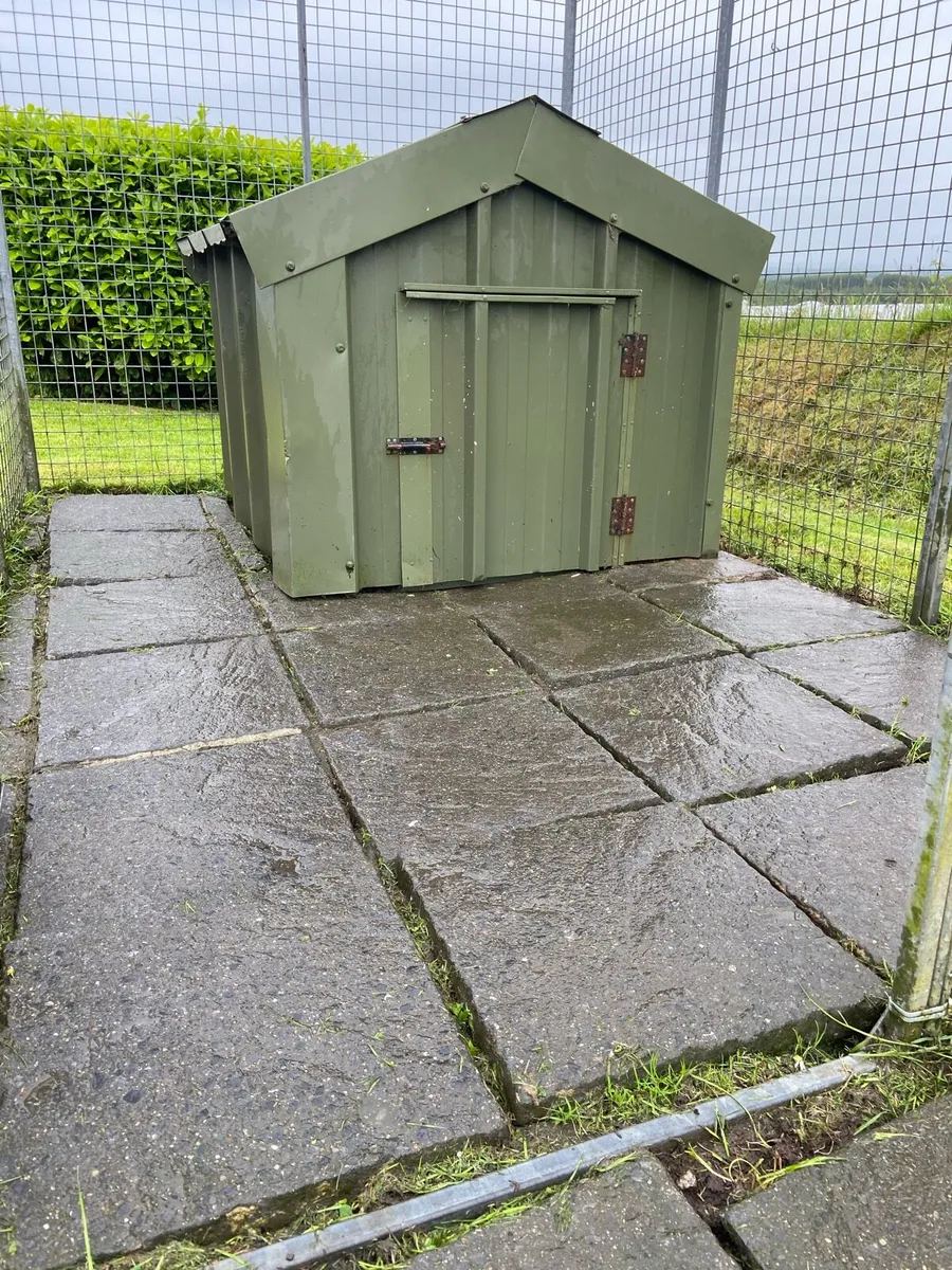 Dog kennel and run - Image 2
