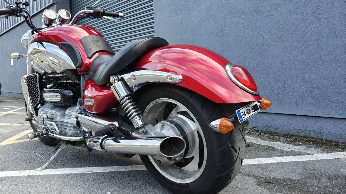 Triumph Rocket III 2.300 cc Roadster Mint 11 k mil - Image 2