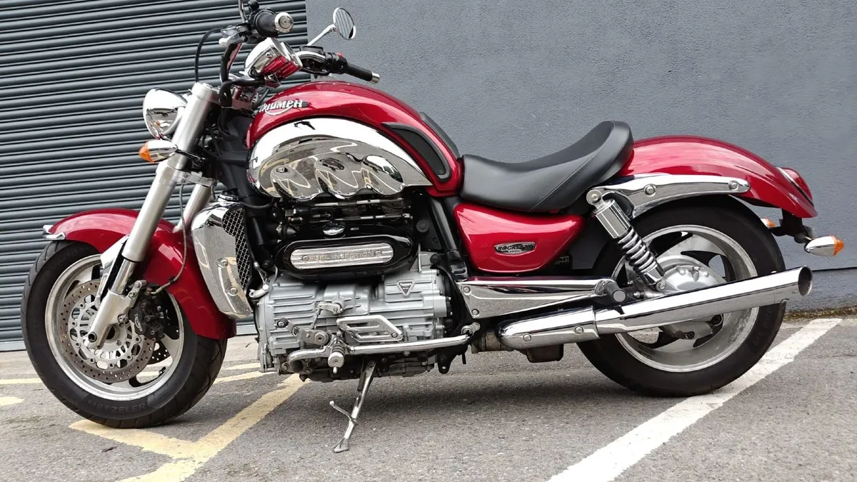Triumph Rocket III 2.300 cc Roadster Mint 11 k mil - Image 2
