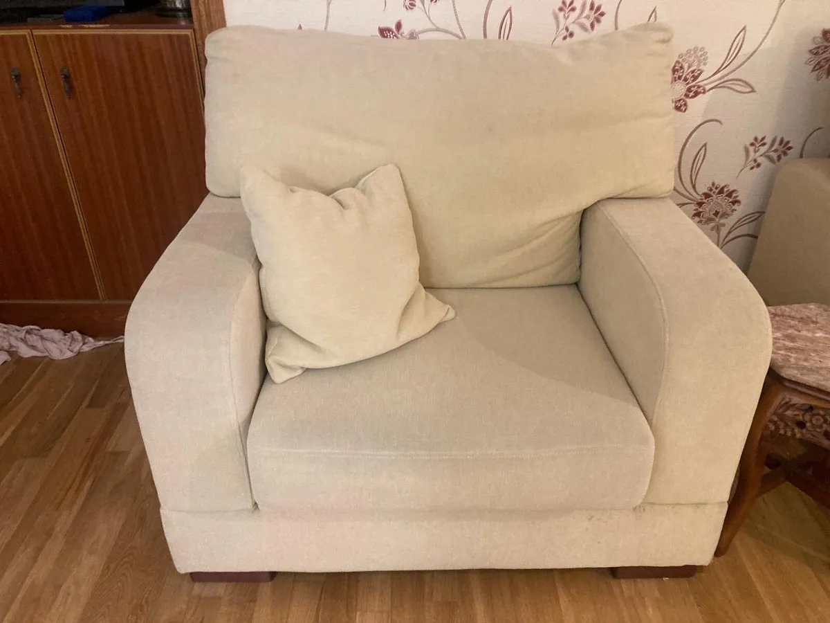 Suite of furniture - Image 4