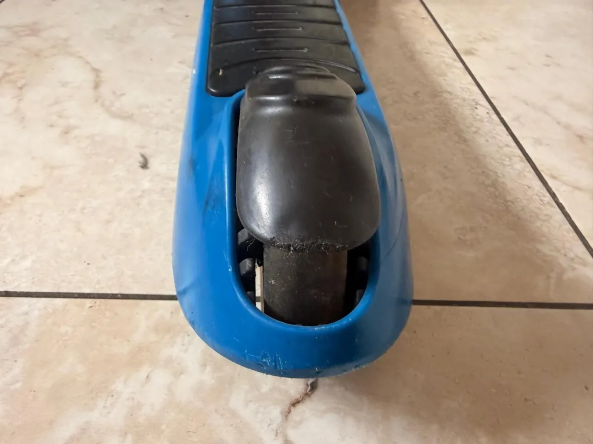 Scooter - Image 2