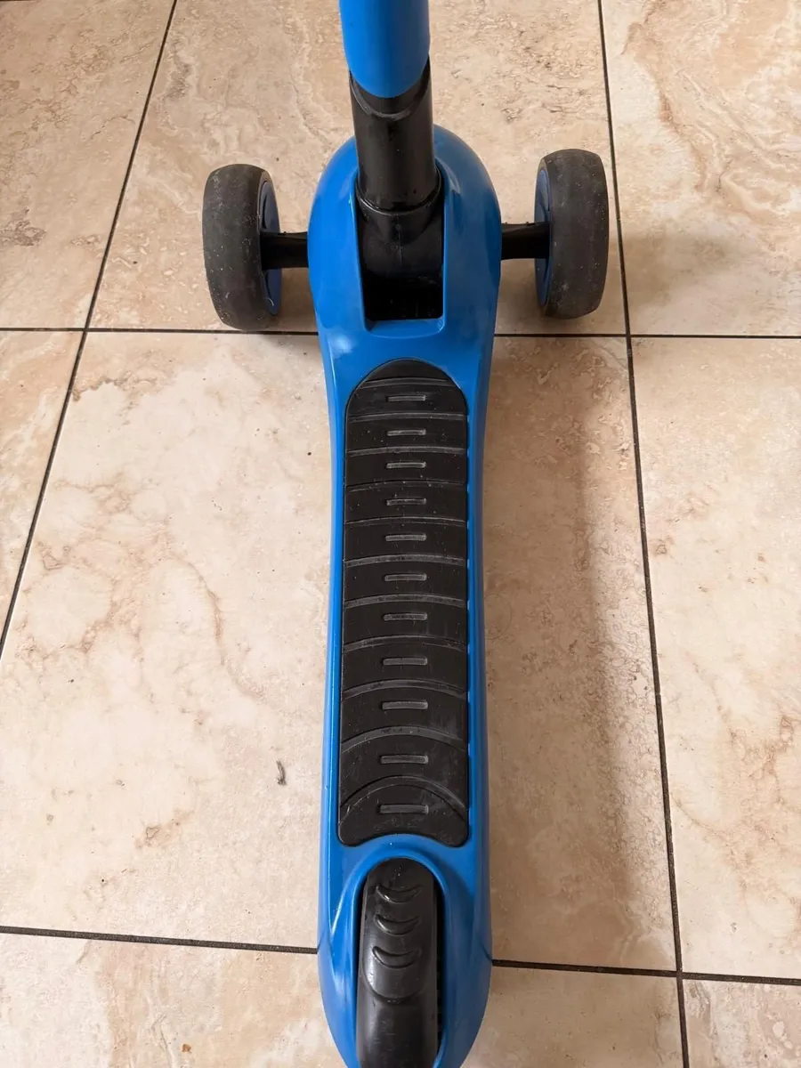 Scooter - Image 4