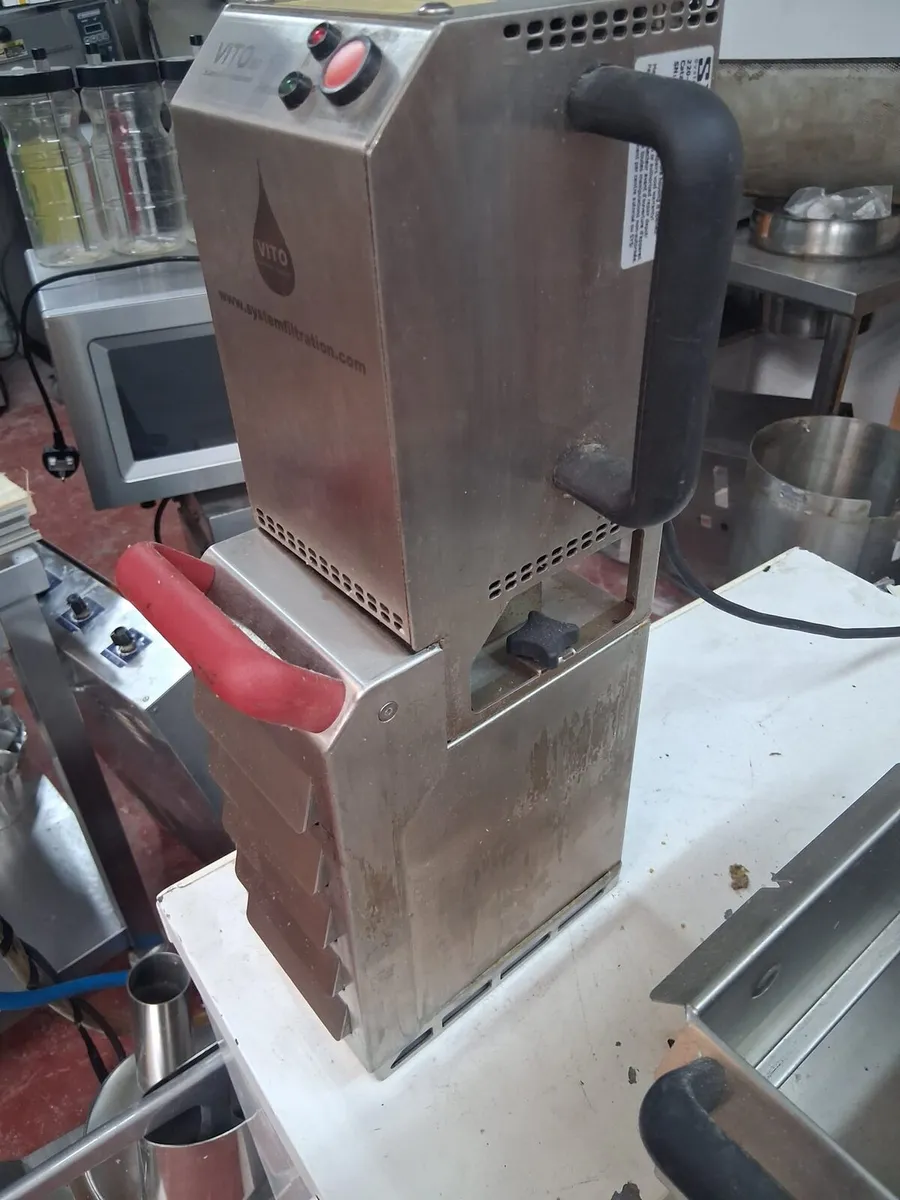Vito oil filter machine - Image 1