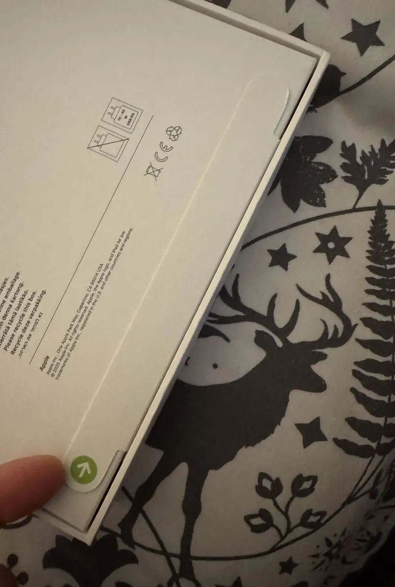 iPad Air 11-inch (M3) Wi-Fi - Image 2