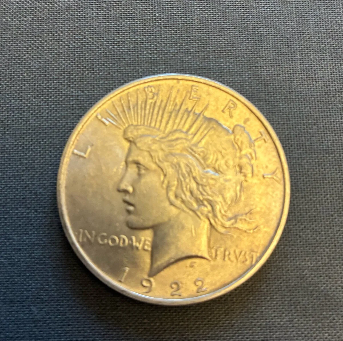 1922 US Silver Dollar - Image 1