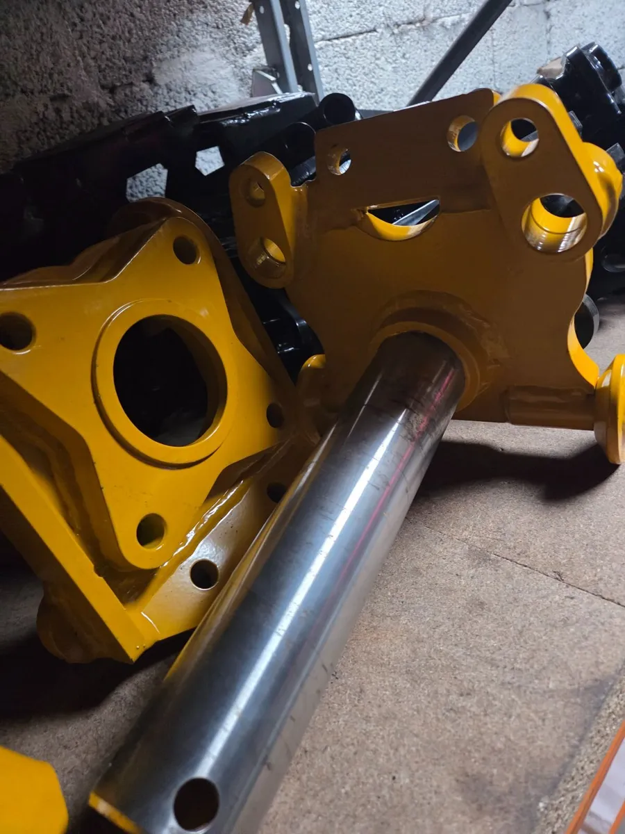 Axle brackets - Image 2