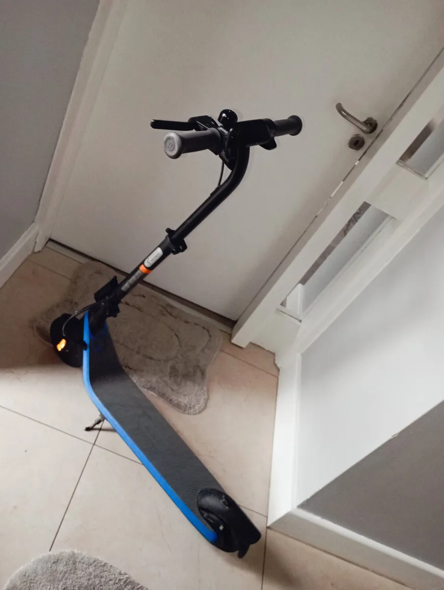 Electric scooter - Image 2