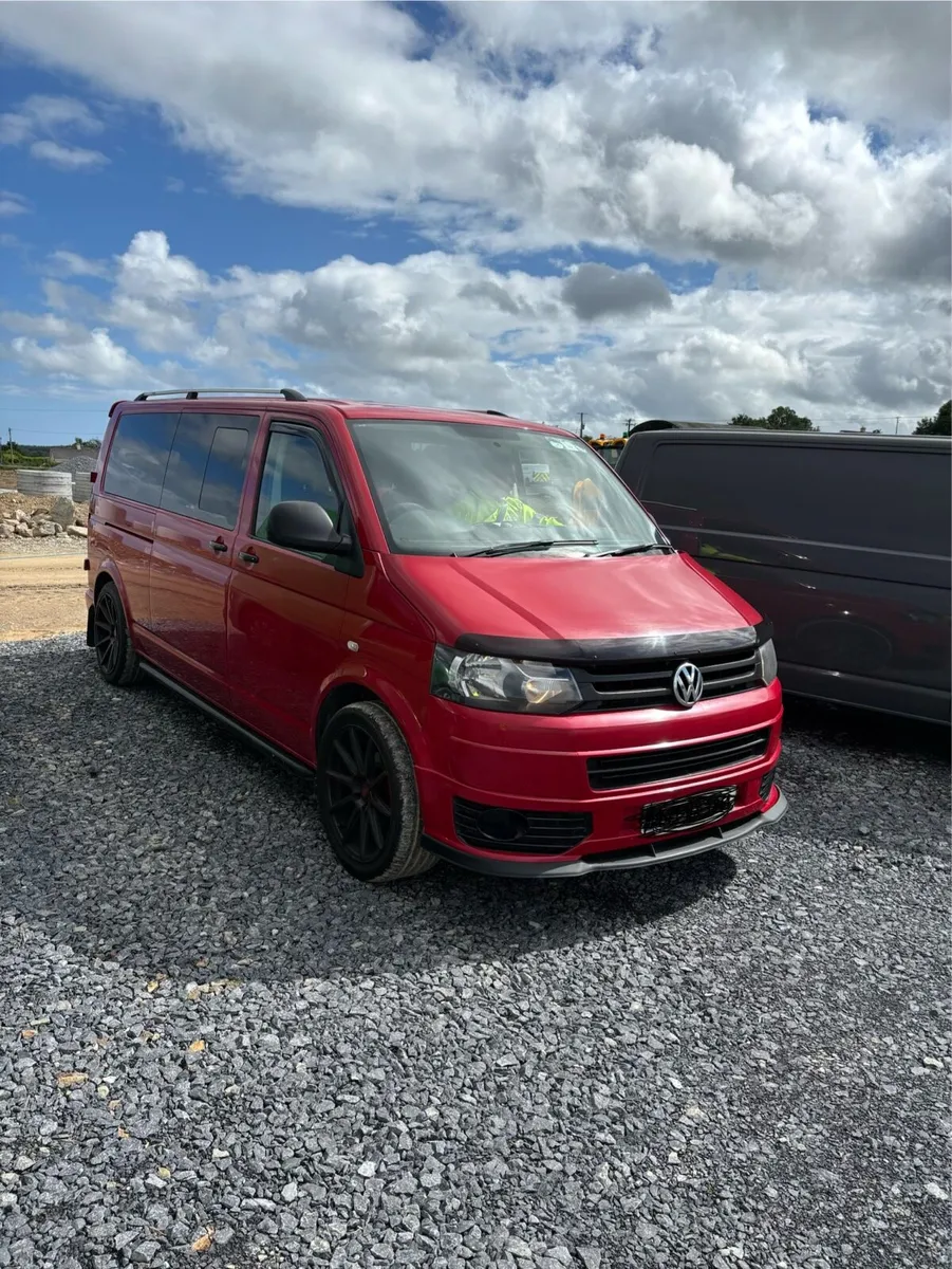 Vw t 5.1 factory crewcab  2.0 L 6speed manual 140b - Image 3