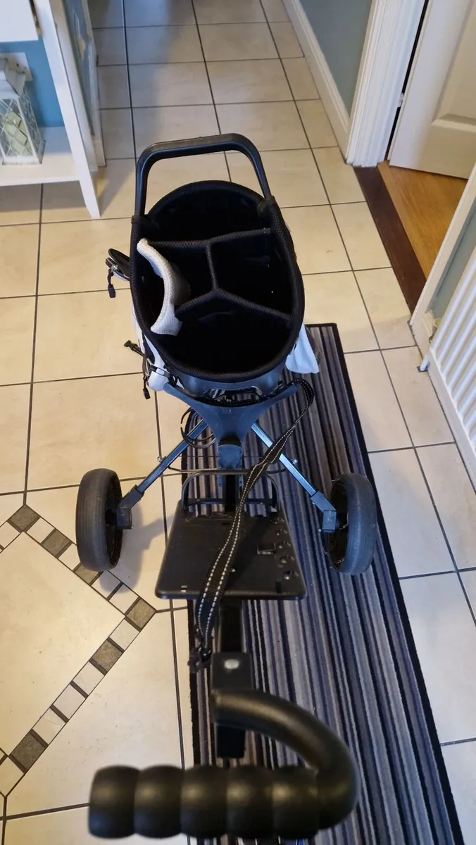 Golf Trolley and bag - Image 3