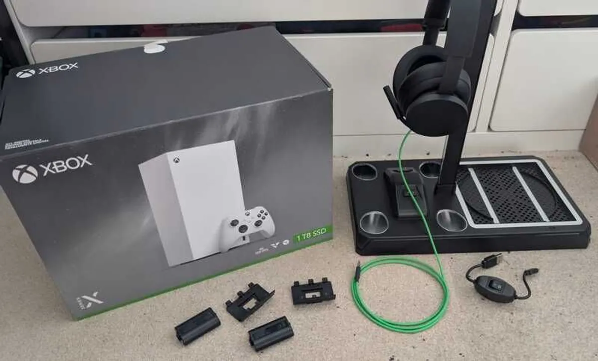 xbox series X Bundle (Digital Edition, less than 6 months old!) - Image 1