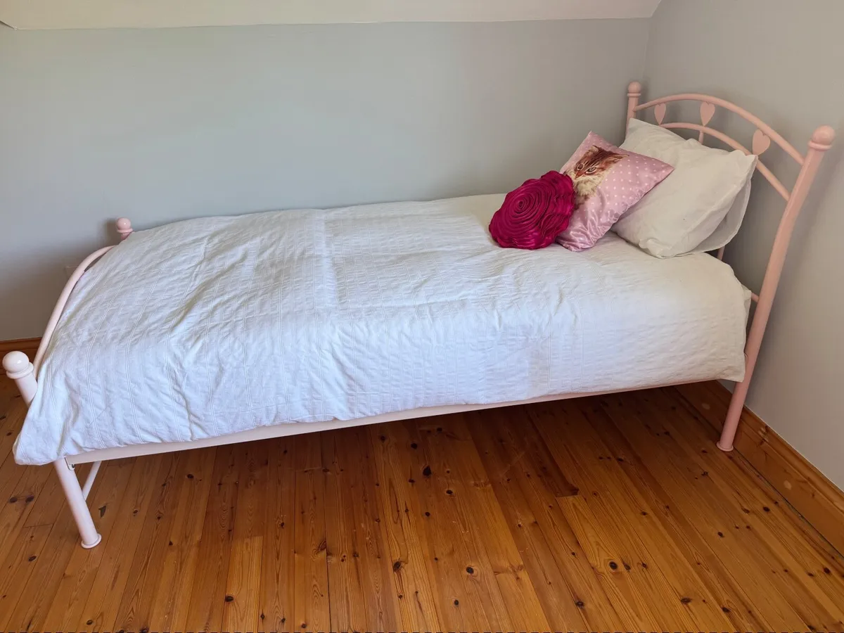 Pink single Bed frame and mattress - as new - Image 3
