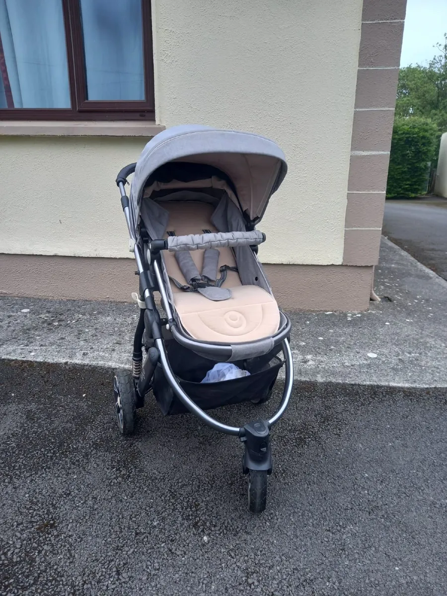 Babylo 3 wheeler buggy in excellent condition - Image 2