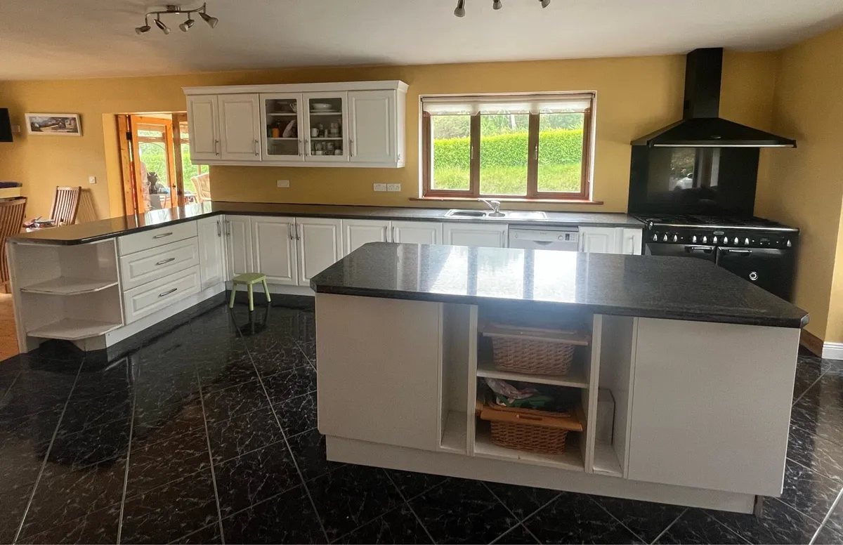 Kitchen units - Image 2
