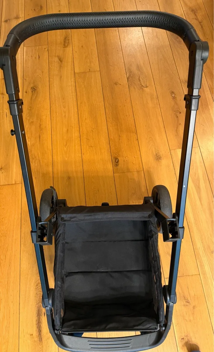 Travel system - very good condition - Image 3
