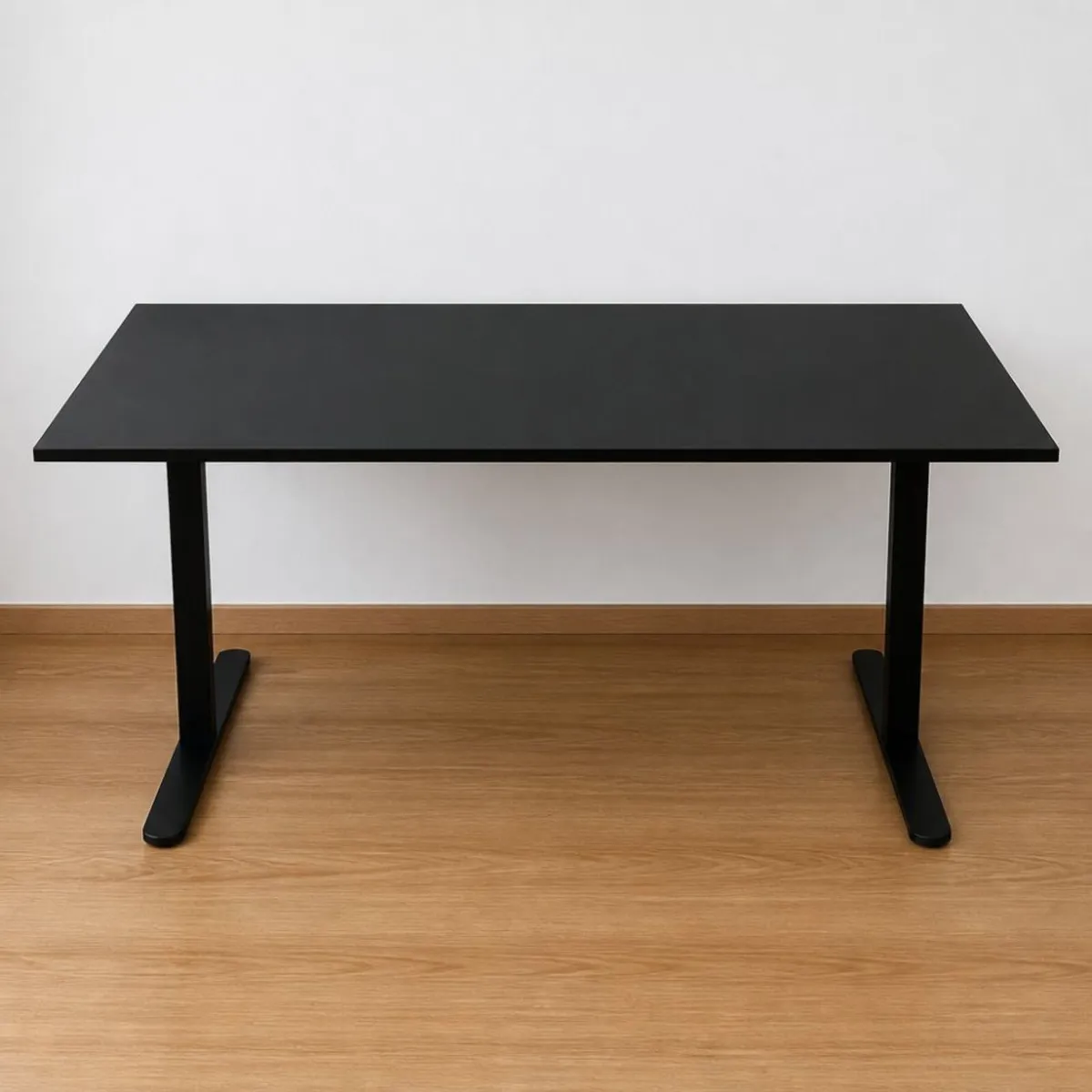 Large Solid Black Desk (160x80cm) - Image 1
