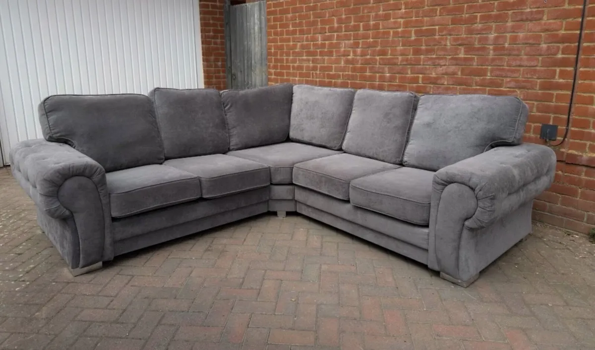 Verona corner sofa - Image 1