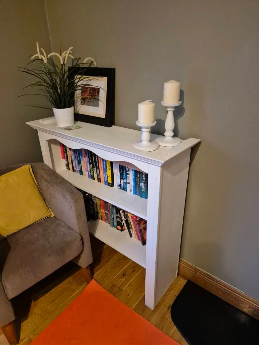 Book shelf x 2 - Image 1