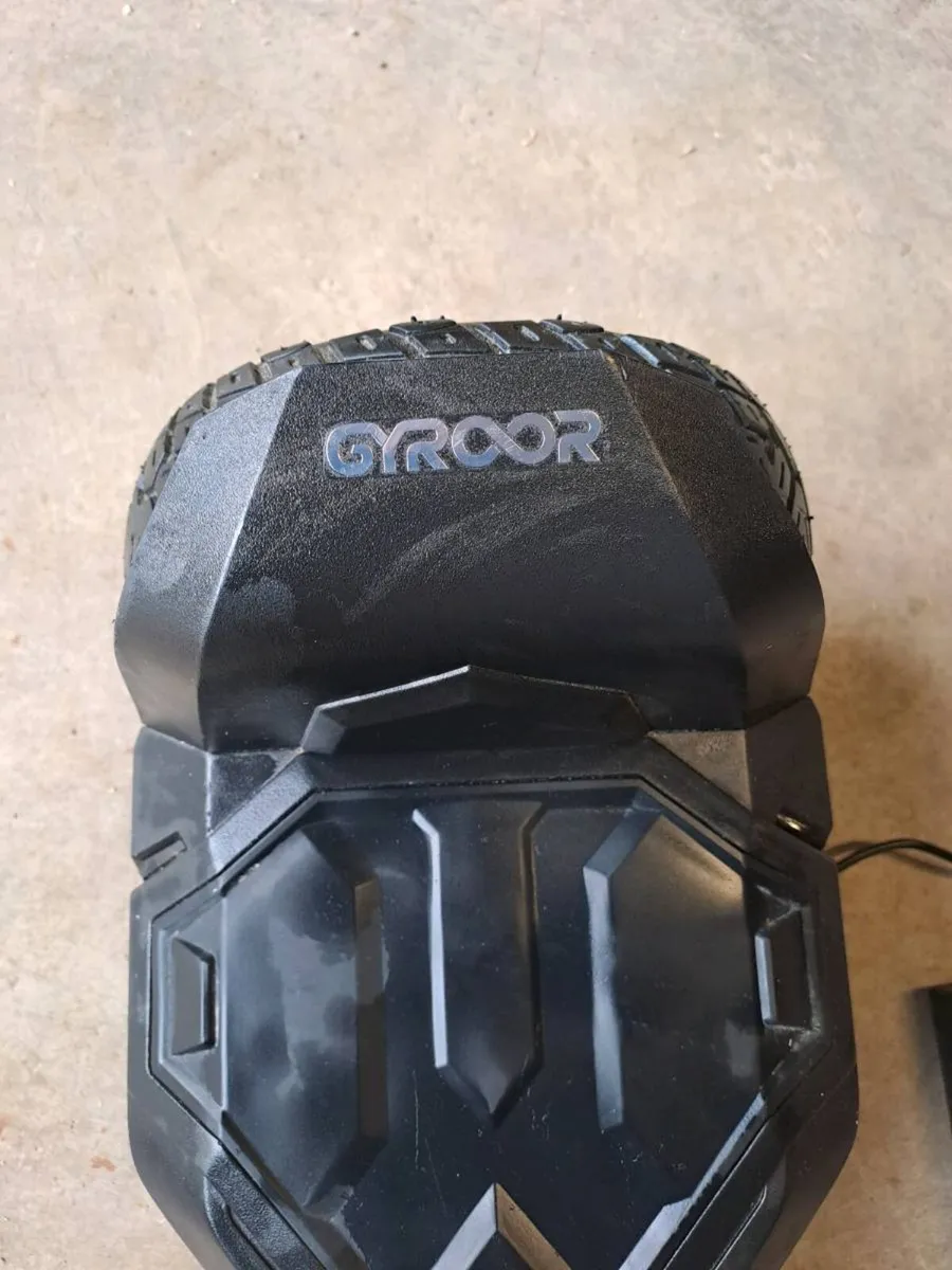 GYROOR G2 HOVERBOARD - Image 2