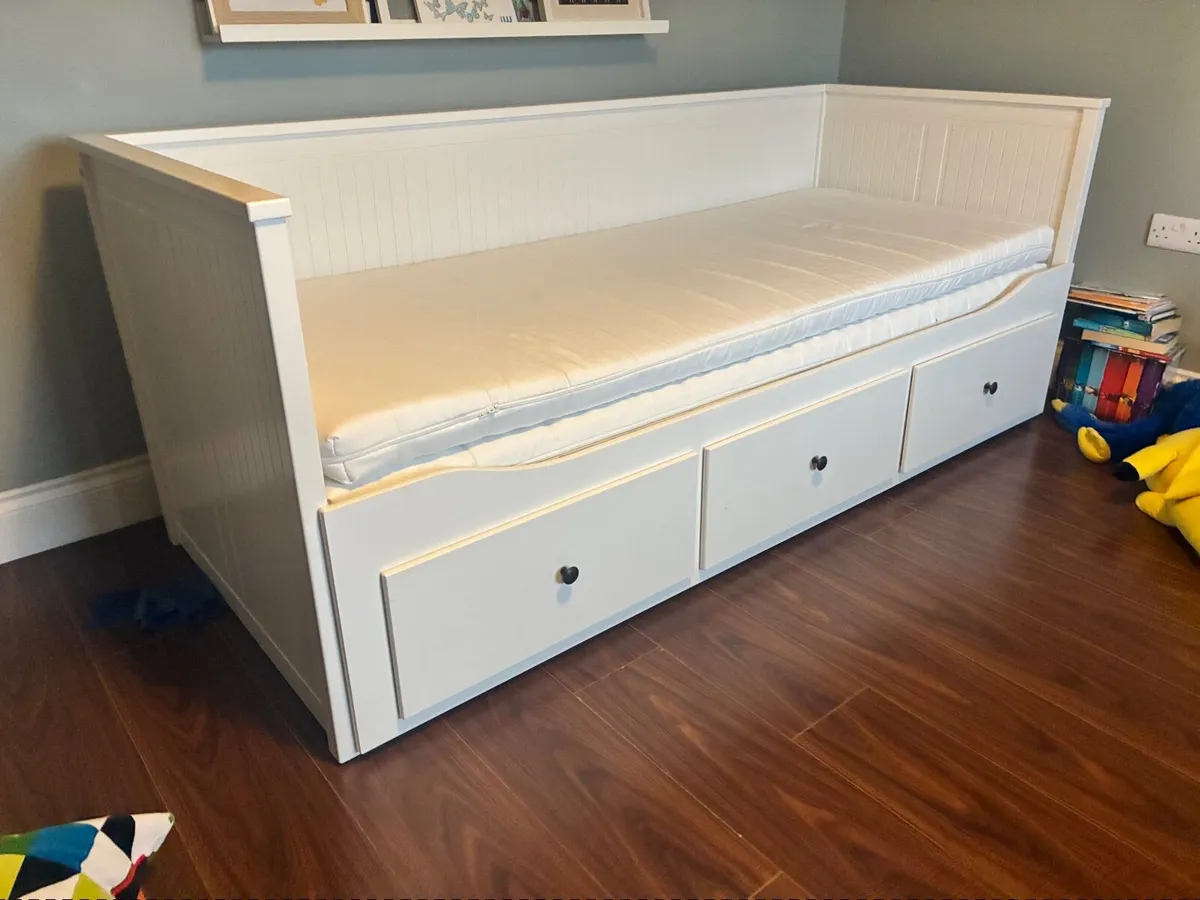 Beds - Image 1