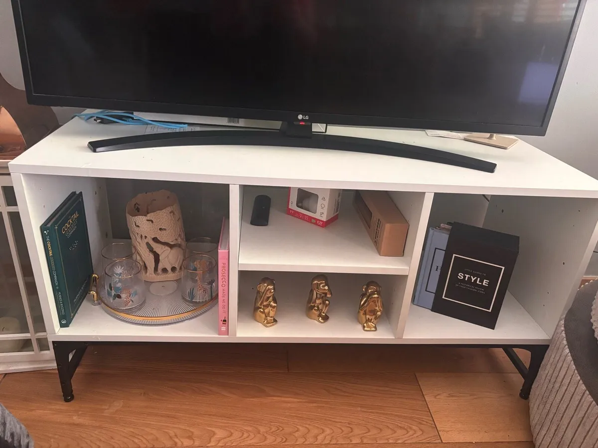 TV Unit - Image 2