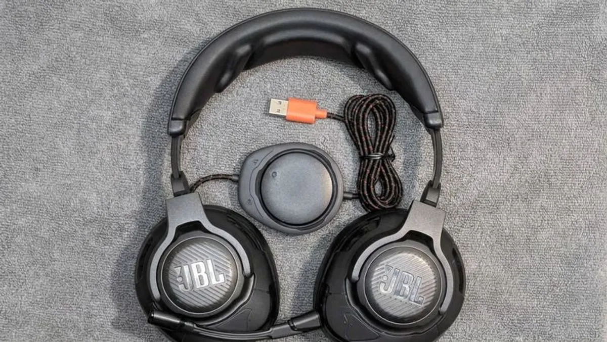 JBL Quantum 400 Gaming Headset with Mic & Game-Chat Dial - Image 2