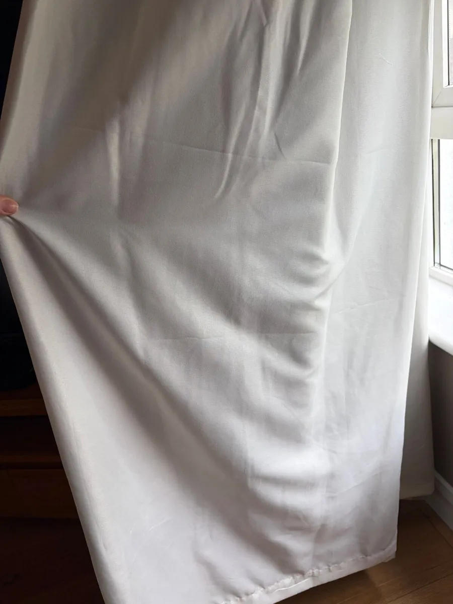 Curtains - Image 4
