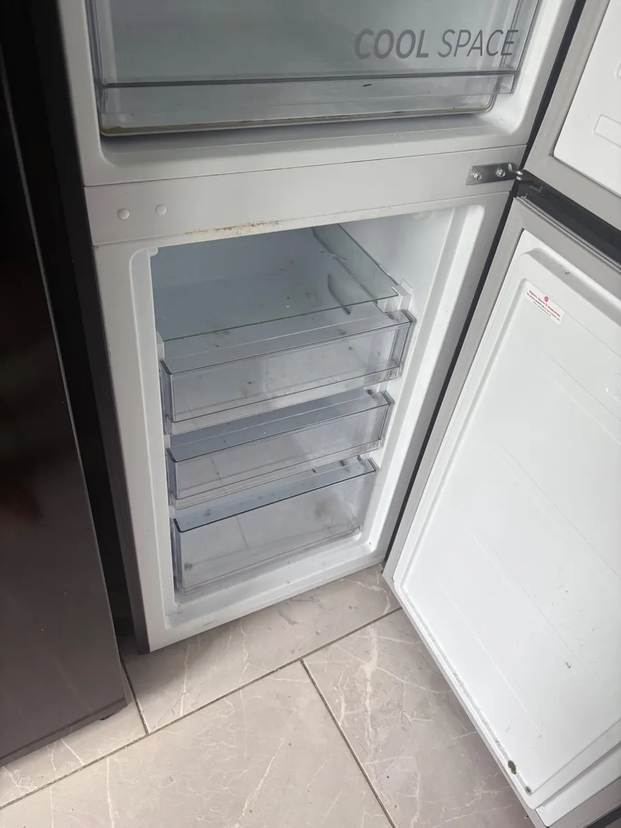 Fridge freezer - Image 4