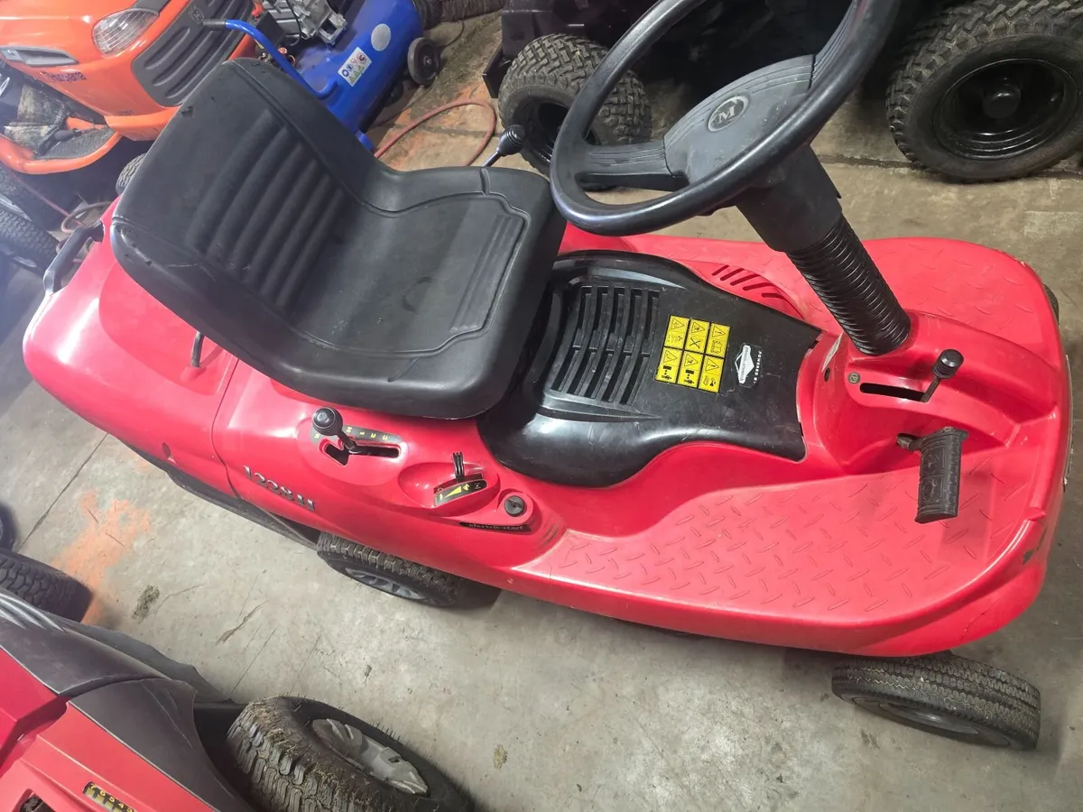 Ride on mowers all different - Image 3