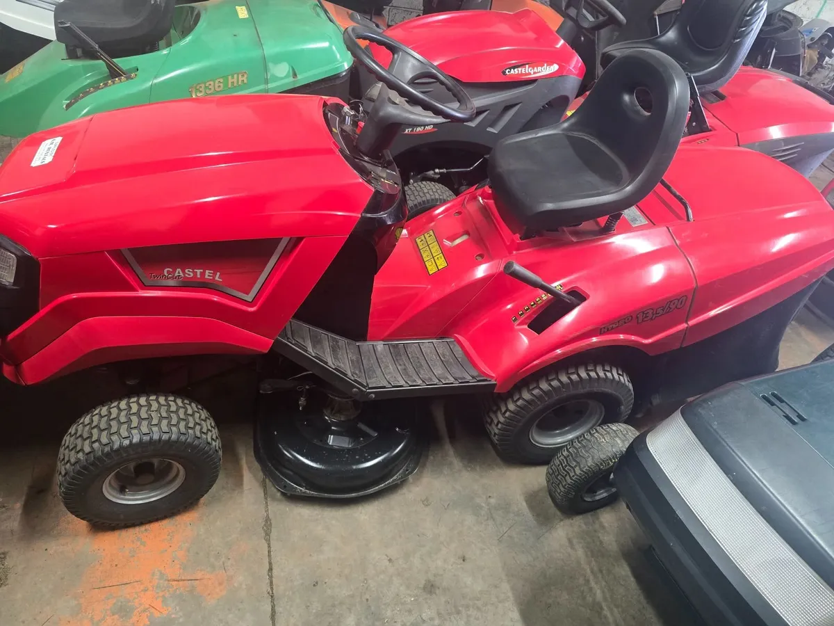 Ride on mowers all different - Image 1