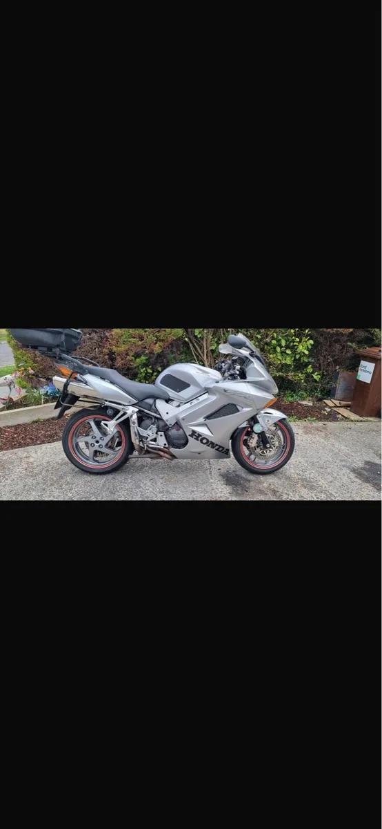 04 Vfr 800 - Image 4
