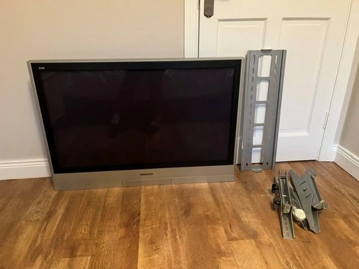 Panasonic TV & wall brackets - Image 3