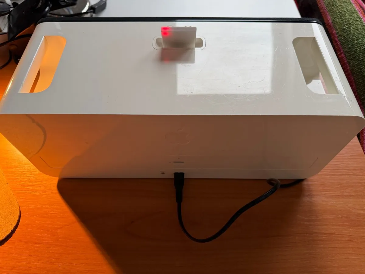 Apple iPod Hi-Fi Speaker Docking Station Model A11 - Image 3