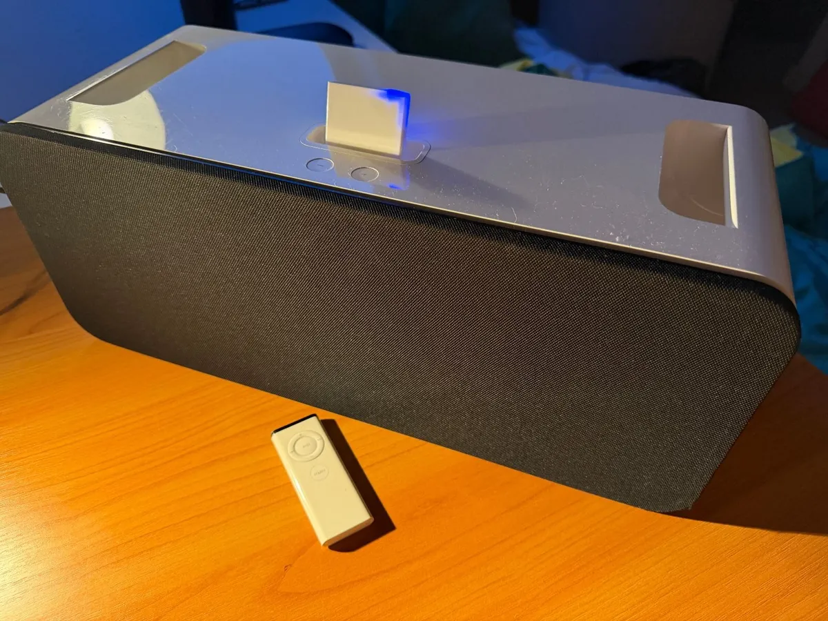 Apple iPod Hi-Fi Speaker Docking Station Model A11 - Image 4