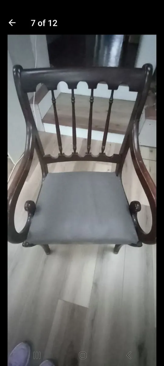 Rossmore Dining room table with chairs - Image 3
