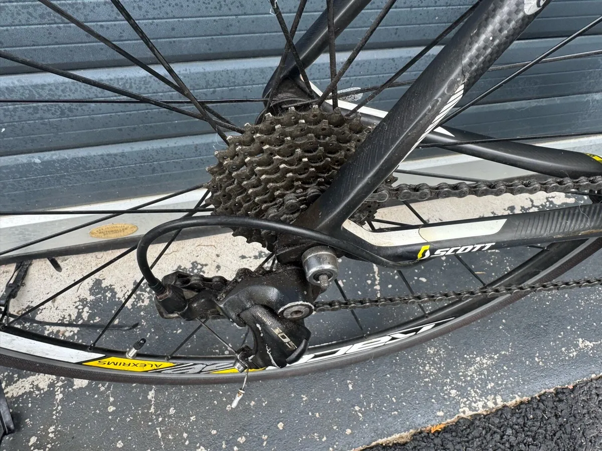 Fully Carbon Figure Bike Medium - Image 4