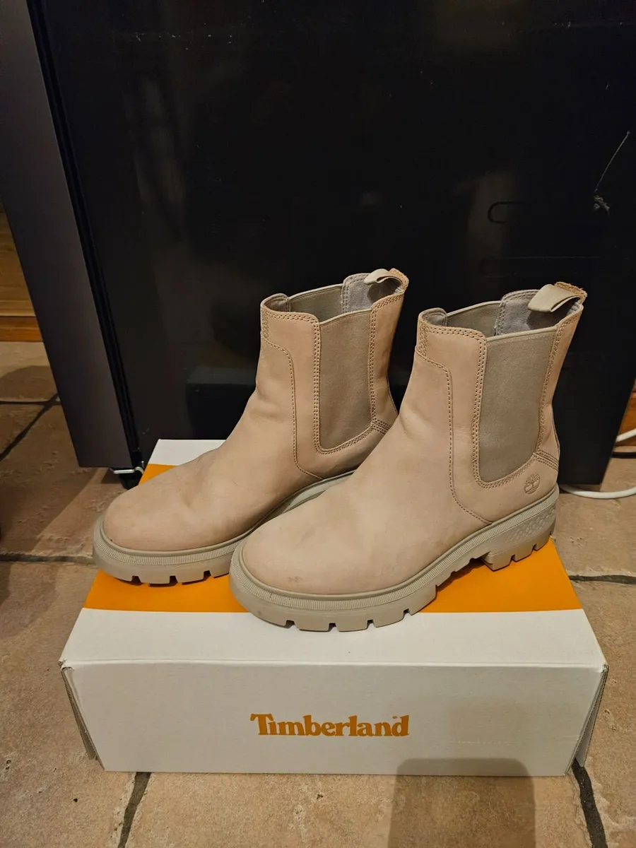 Boots - Image 1