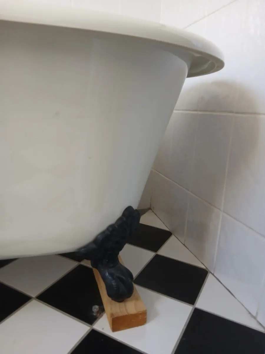 Free standing bath - Image 1