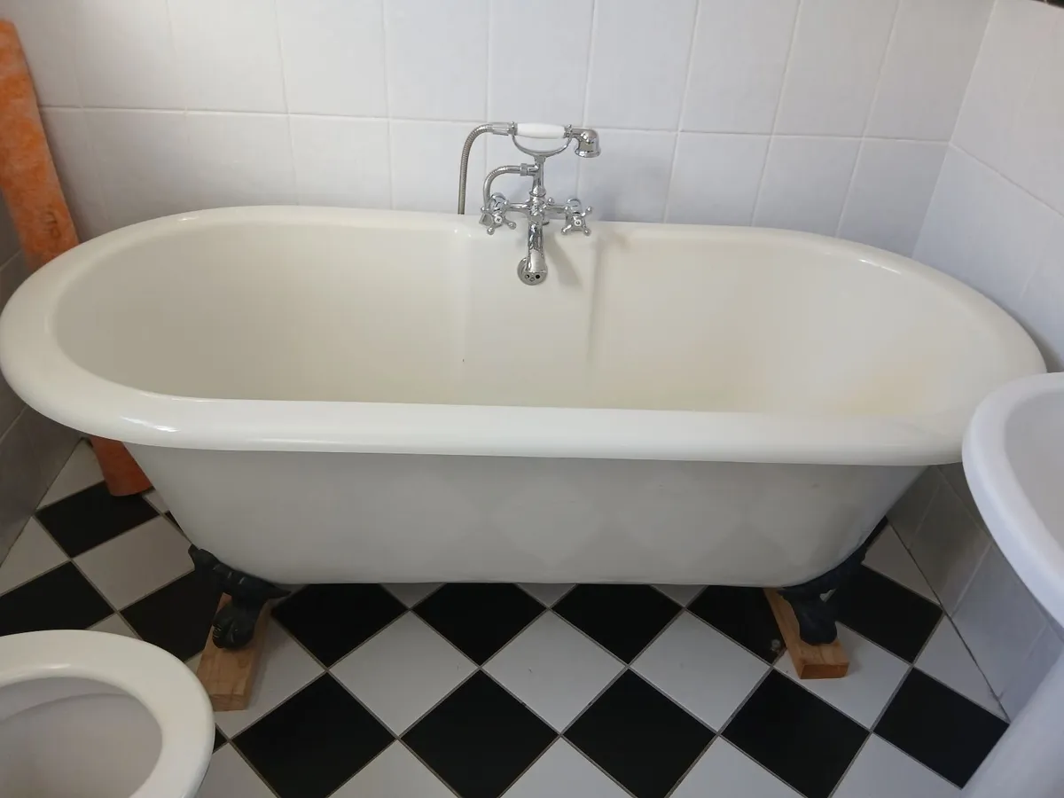 Free standing bath - Image 2