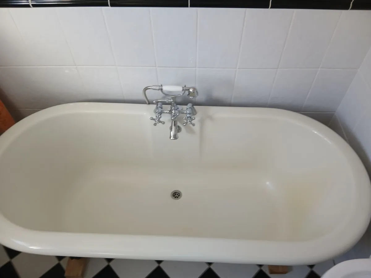 Free standing bath - Image 3