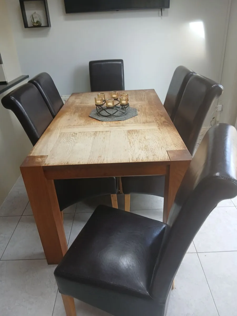 Kitchen table and 6 dining chairs - Image 2