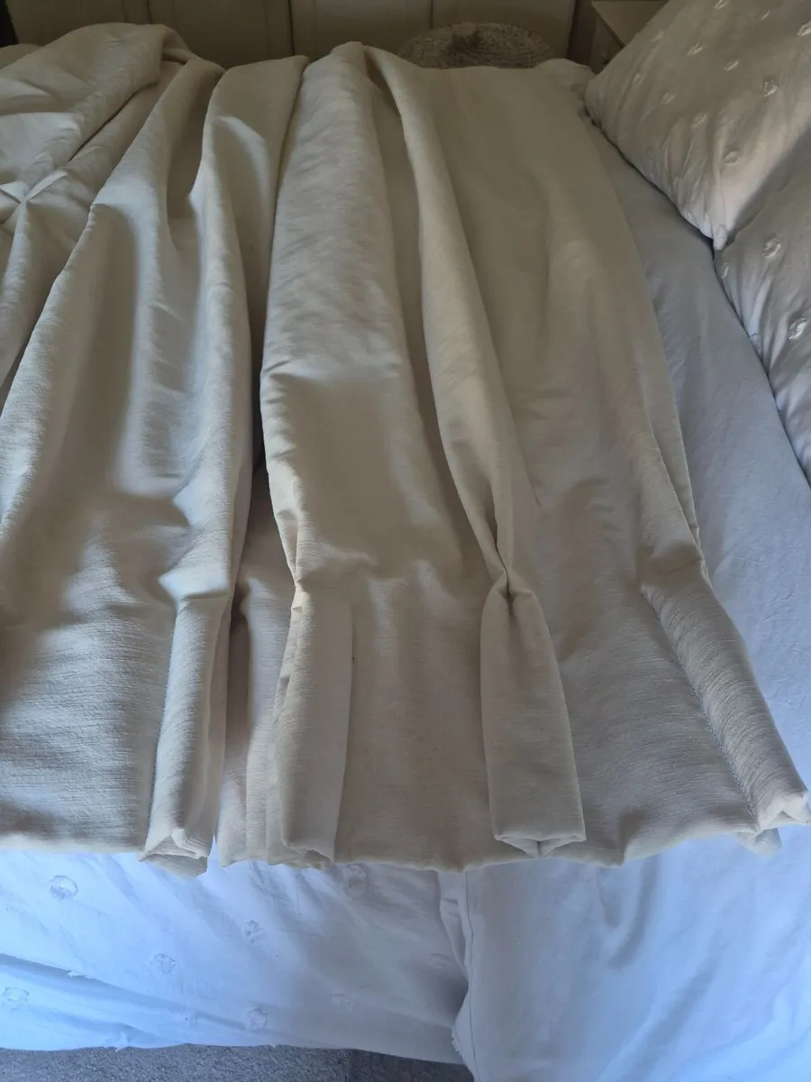 Curtains - Image 1