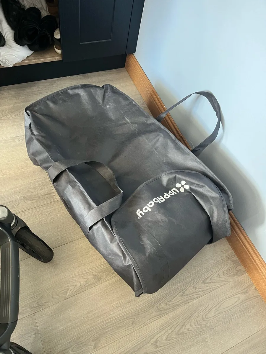 Uppababy buggy (with rumble seat for 2 kids) - Image 3