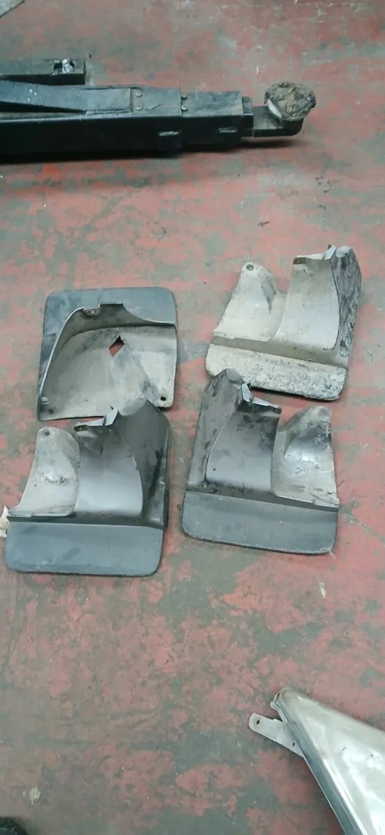 Toyota landcruiser parts - Image 3