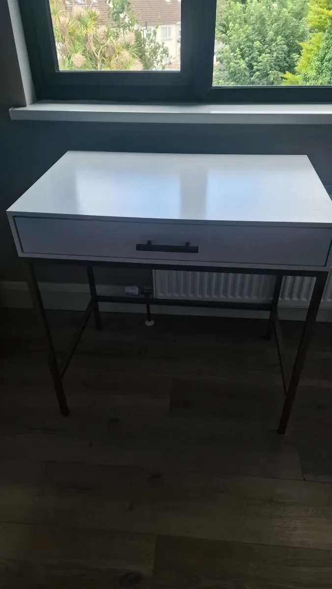 Desk - Image 2