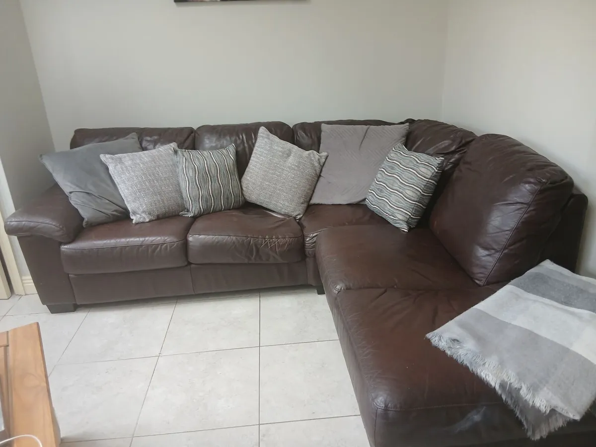 Corner brown leather sofa. - Image 4